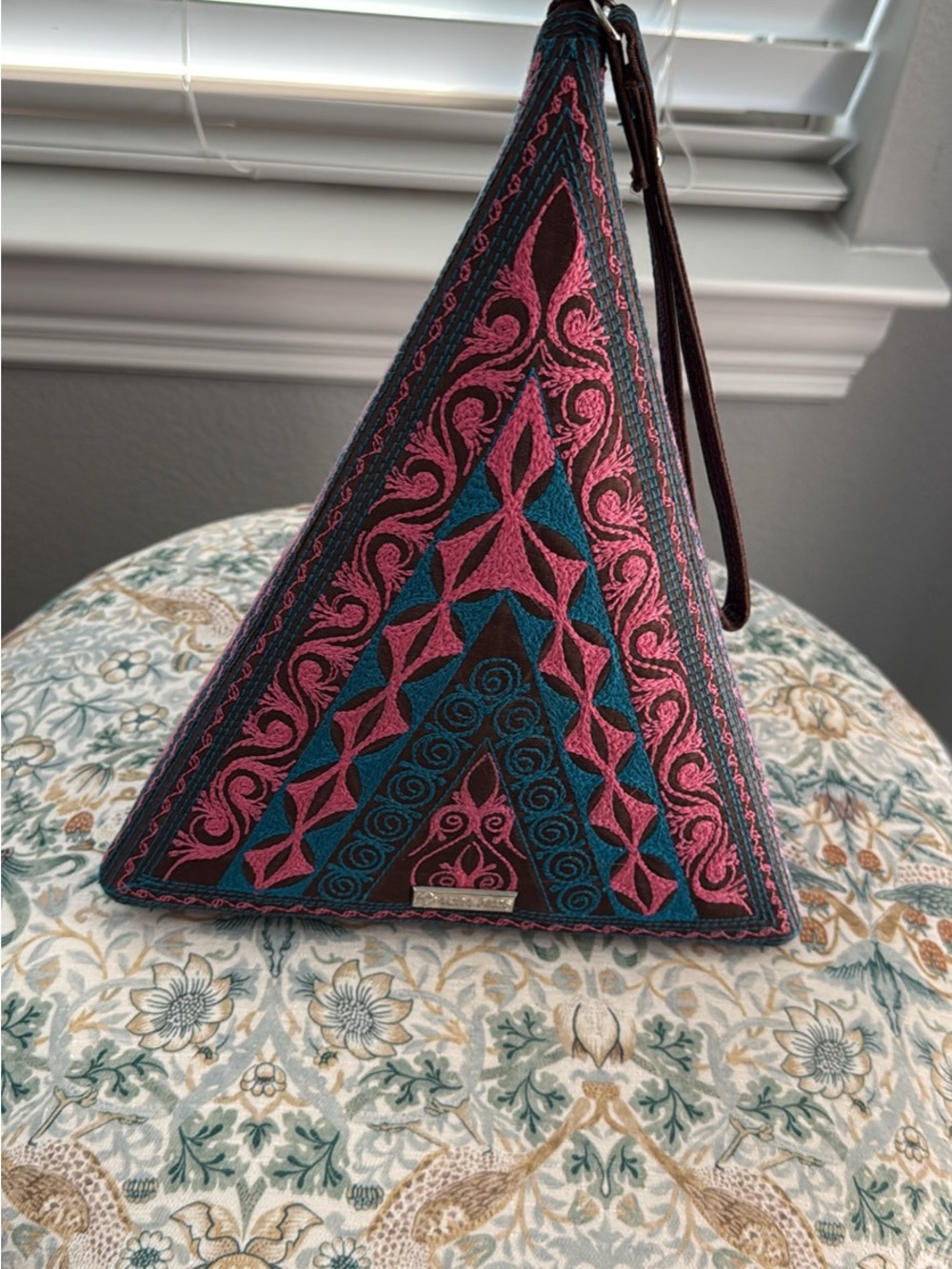 Banda Bags Embroidered Pyramid Purse – Excellent Condition